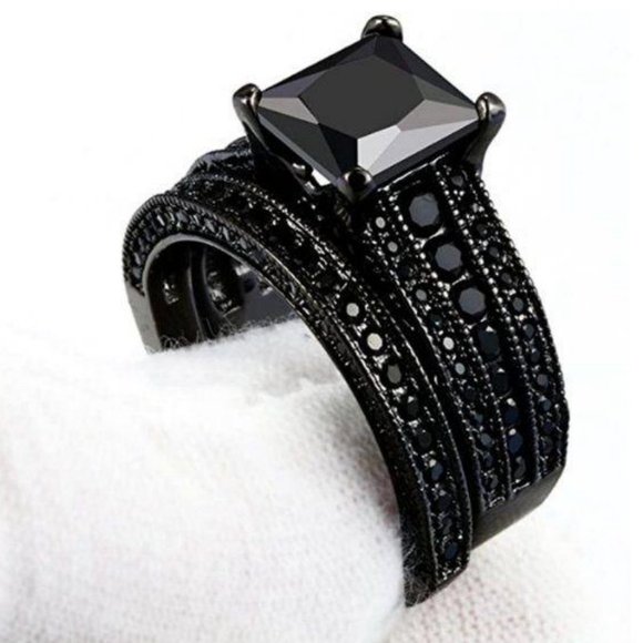 NEW Black Gray Gothic Engagement Ring Set - Picture 4 of 9